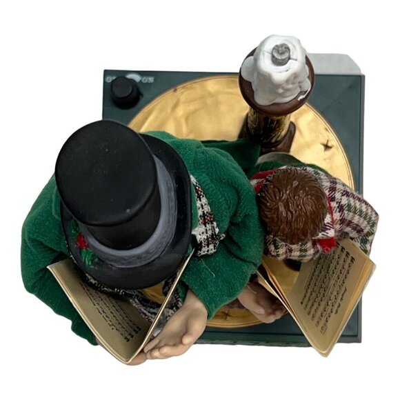 Holiday Creations Dickens Collection Musical Caroler Figure Illuminated Musical - Picture 14 of 16